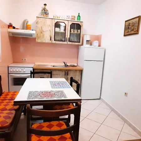 Apartmani Iskra Đảo Krk Ngoại thất bức ảnh
